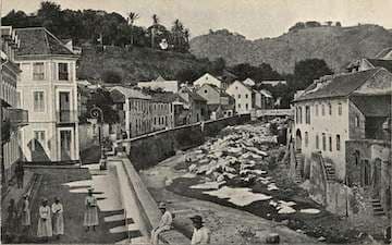 Photo of Saint-Pierre in the 1890s. Roxelane Photo2